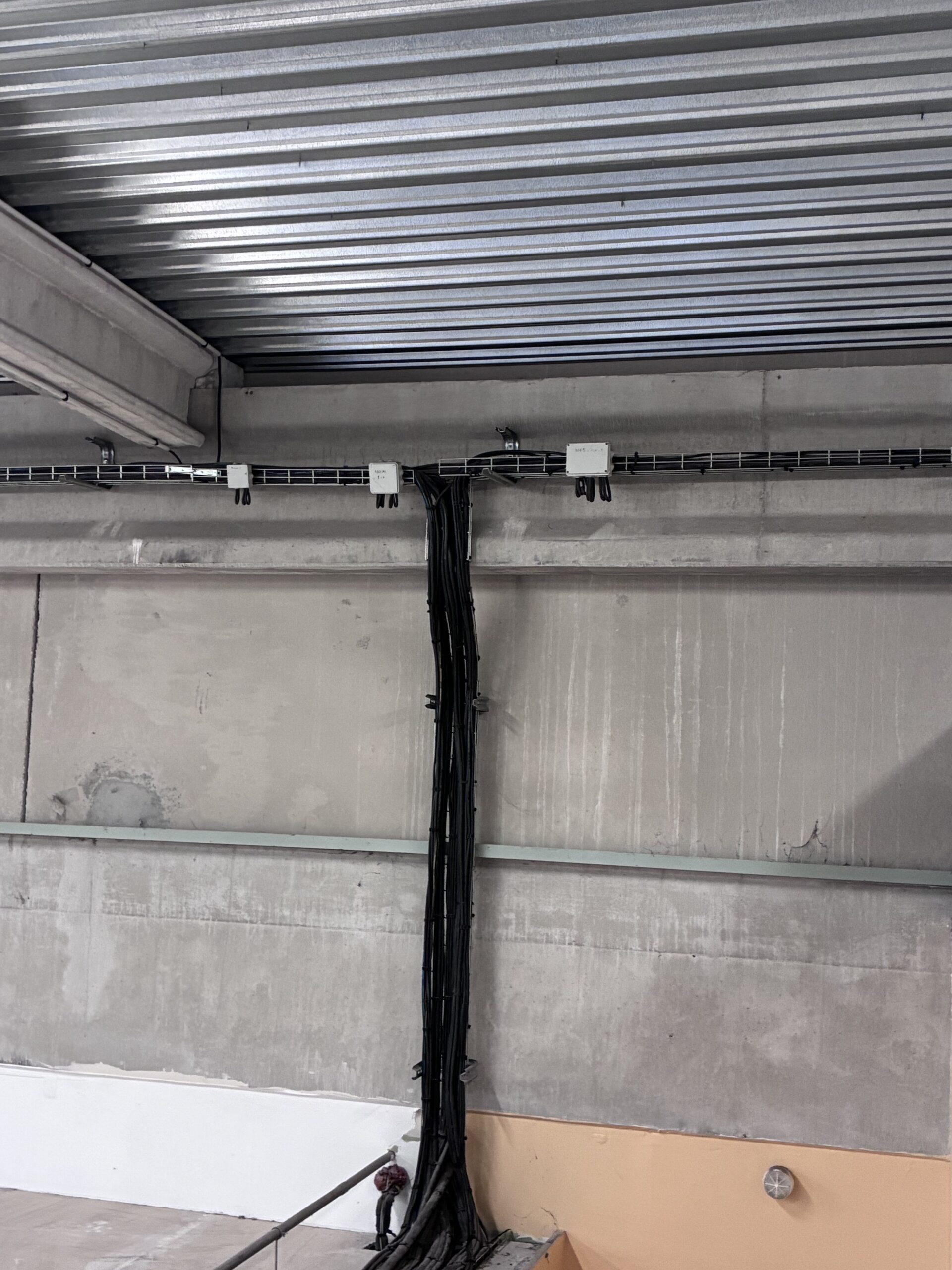 chemin de câble par électricien Ylann Veysset chemin de câble par électricien Ylann Veysset